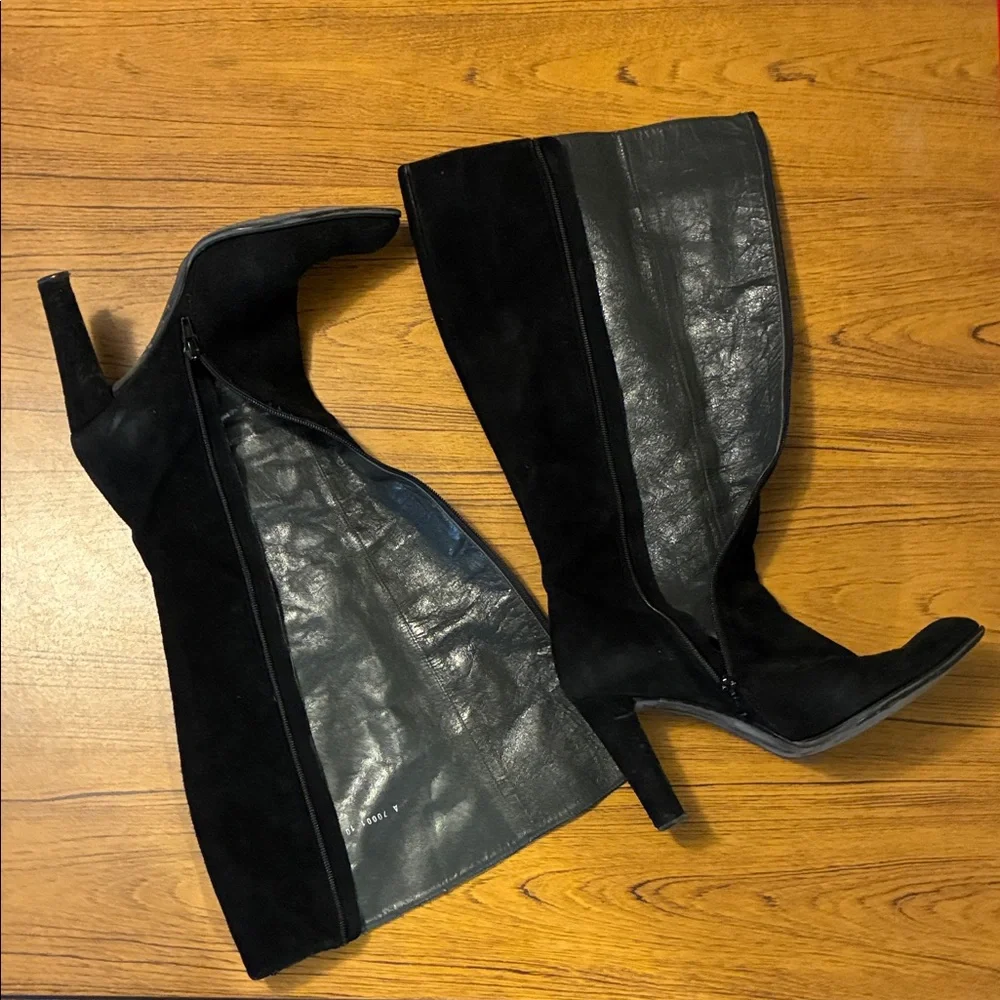 Chic Black Suede Heeled Boots for Women - Picture 2 of 7